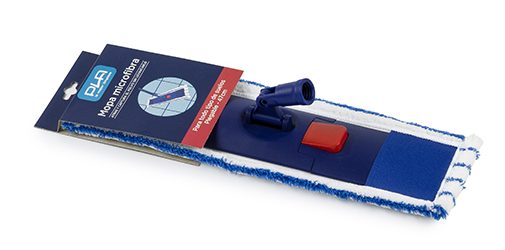 Le set de nettoyage de sol avec serpillère en microfibres volumineuses s'adapte à toutes les manches standards et peut être utilisé sur tous les sols lisses comme le stratifié